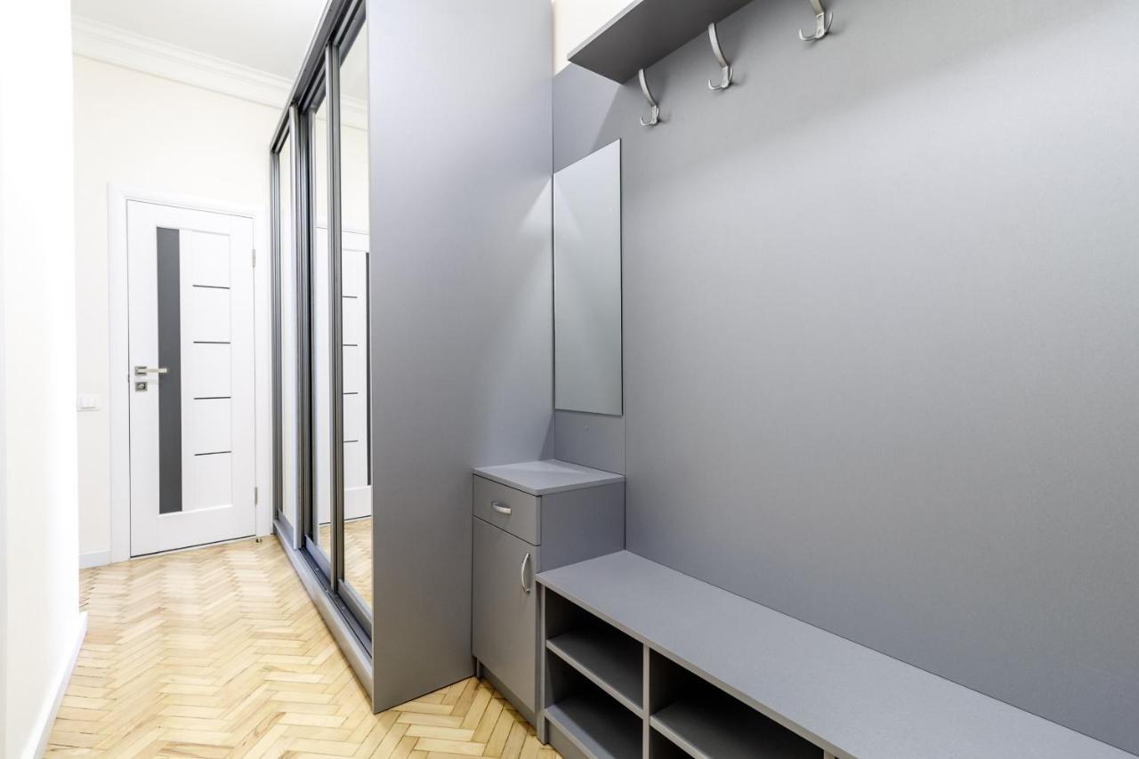 Inshiapartments On Liberty Avenue Львов Экстерьер фото